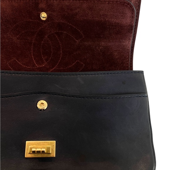 Chanel Calfskin Nude 2.55 Medals Reissue 226 - Picture 10 of 10